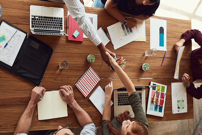 blog-freelancer or agency? understanding the difference when choosing a social media partner